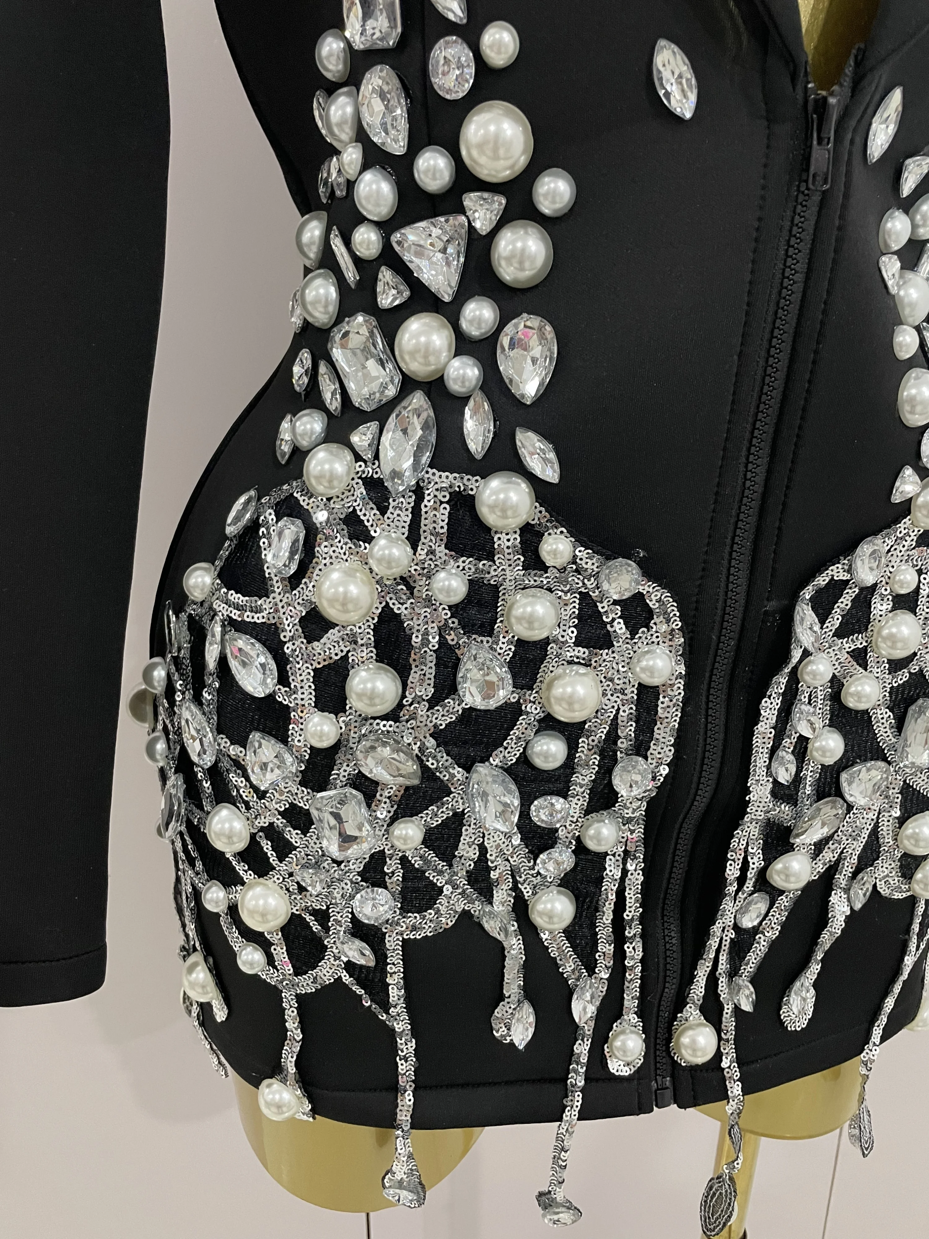 2025 Sparkly Crystal Chains Pearls Long Sleeve Mini Dress Women Birthday Evening Party Nightclub Outfit Singer Wedding Costume