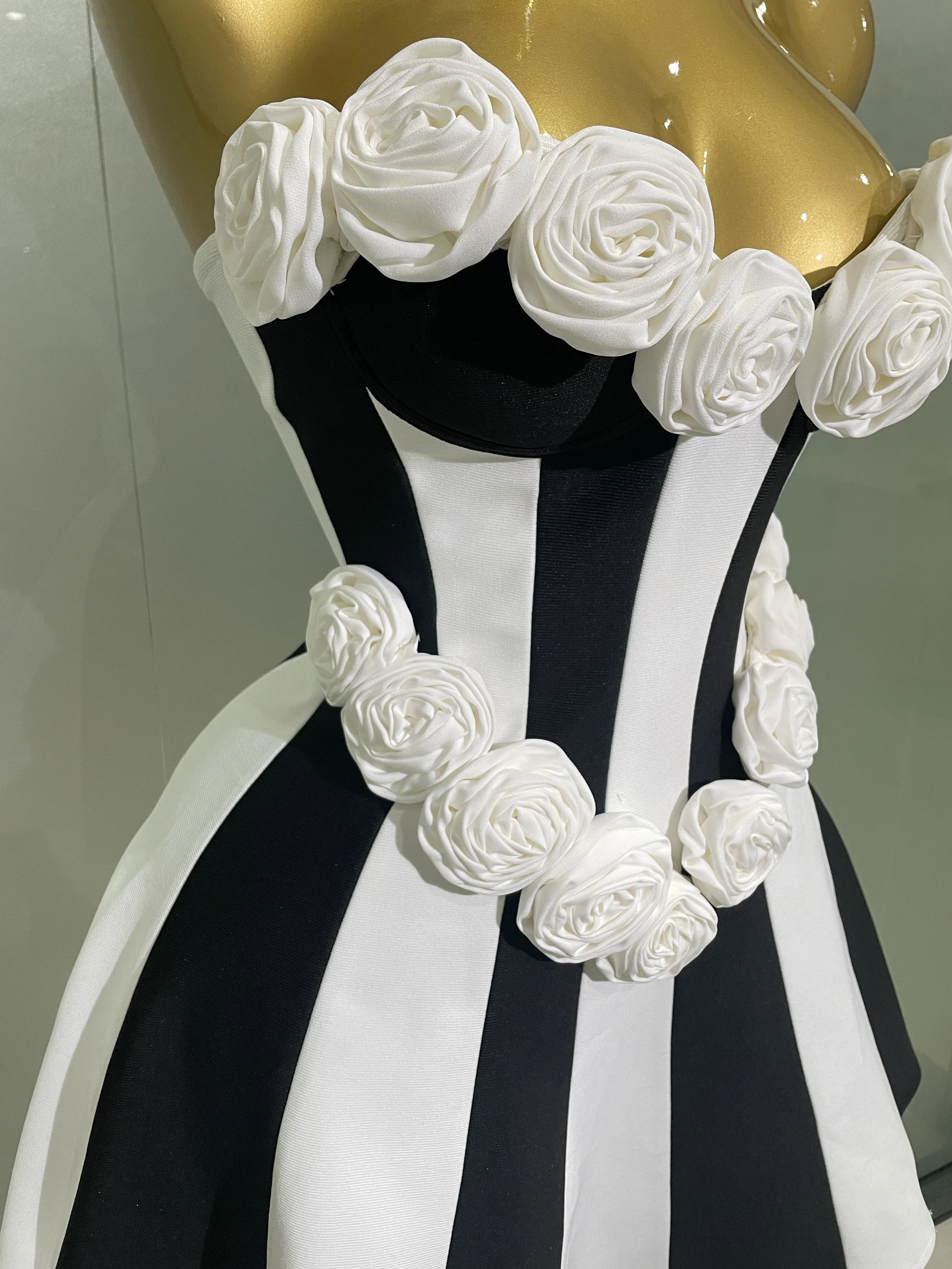 2025New Women Flower Decoration Strapless Black White Stripe Bandage Short Dress Cocktail Party Elegant Evening Club Party Dress
