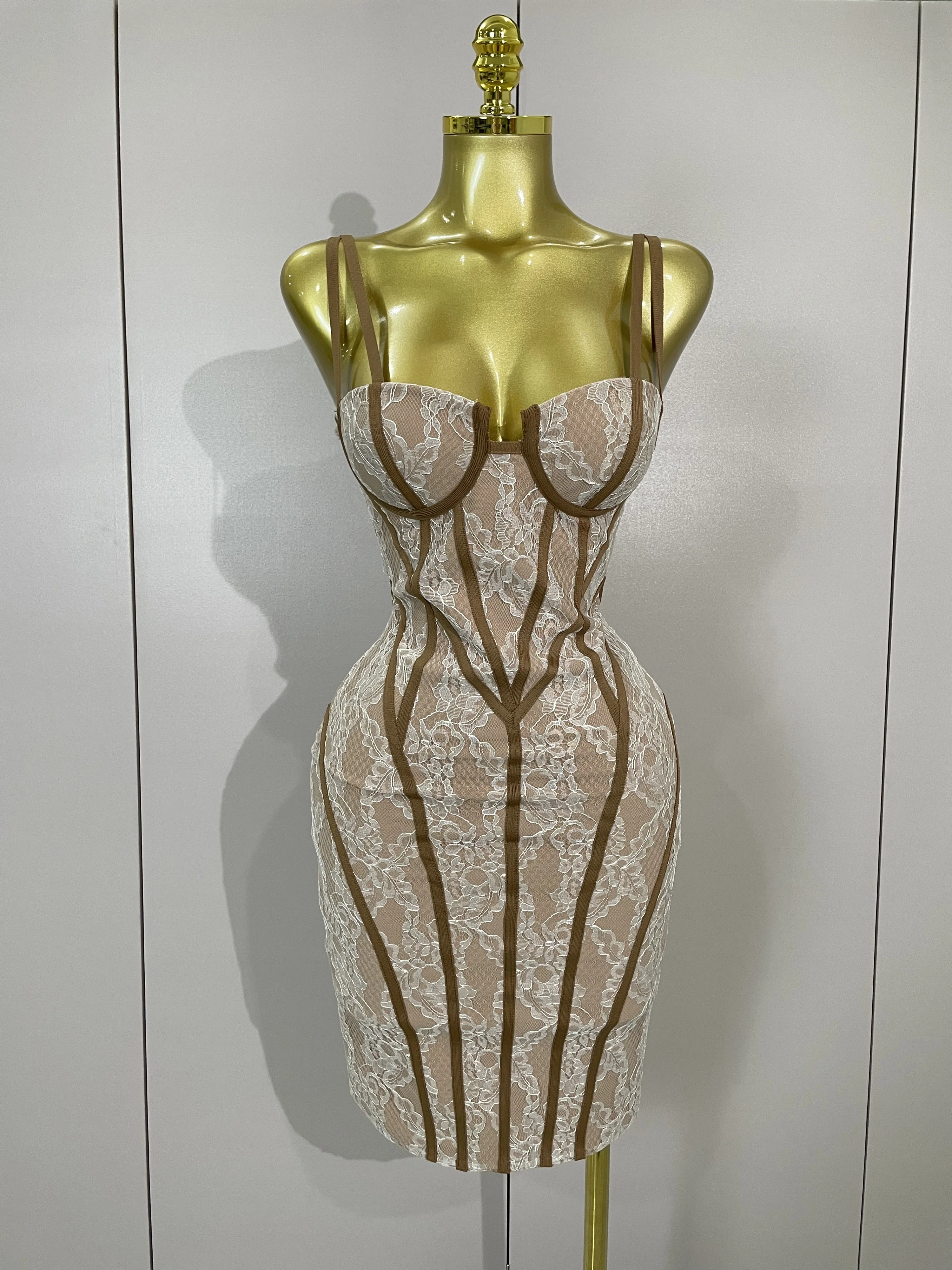 Original Design Camisole Lace Backless Gowns