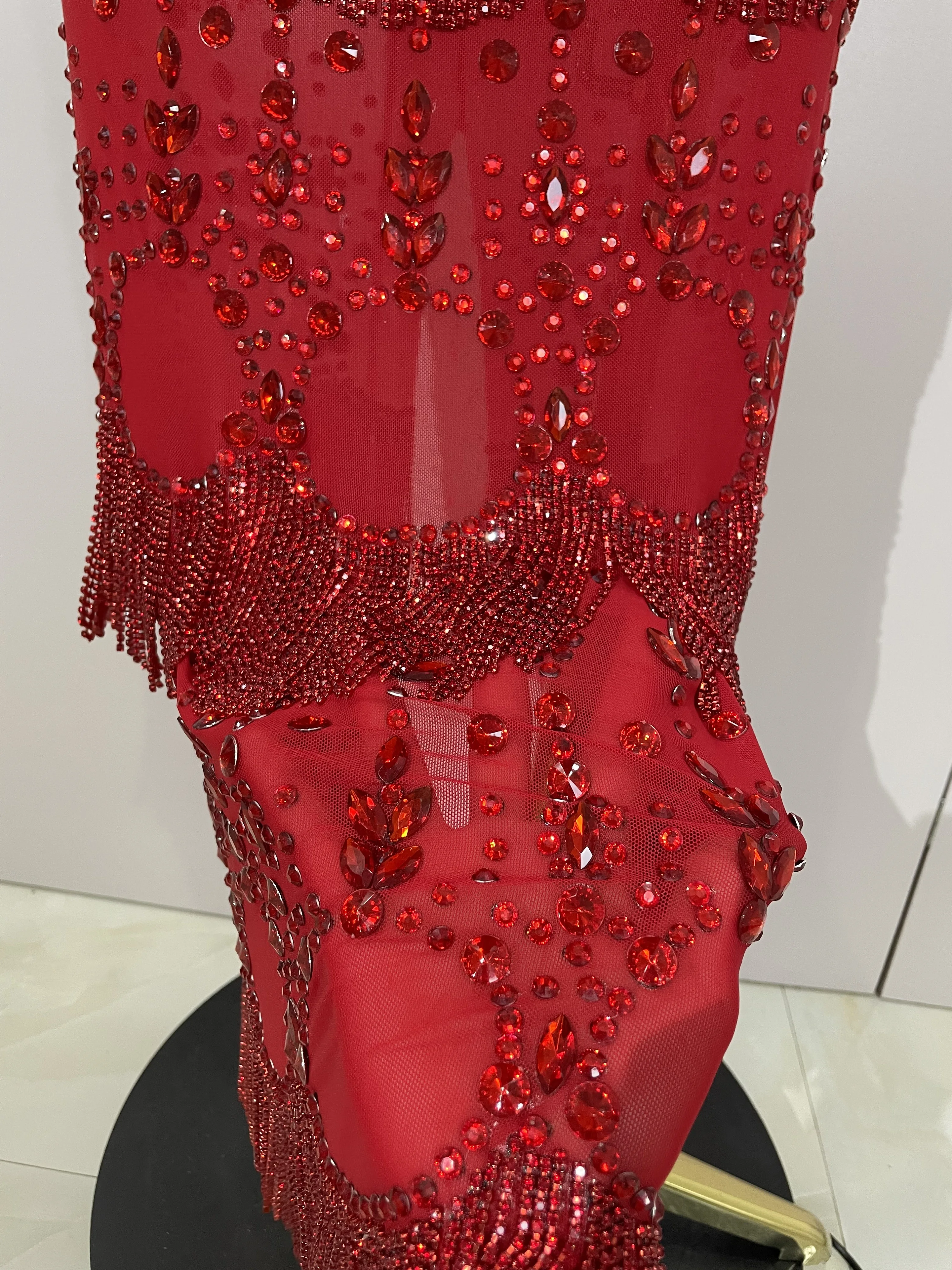 Stock Sparkle Red Rhinestones Tassel Chain Sexy Mesh Long Dress 2025 Women Evening Luxury Birthday Party Nightclub Stage Costume