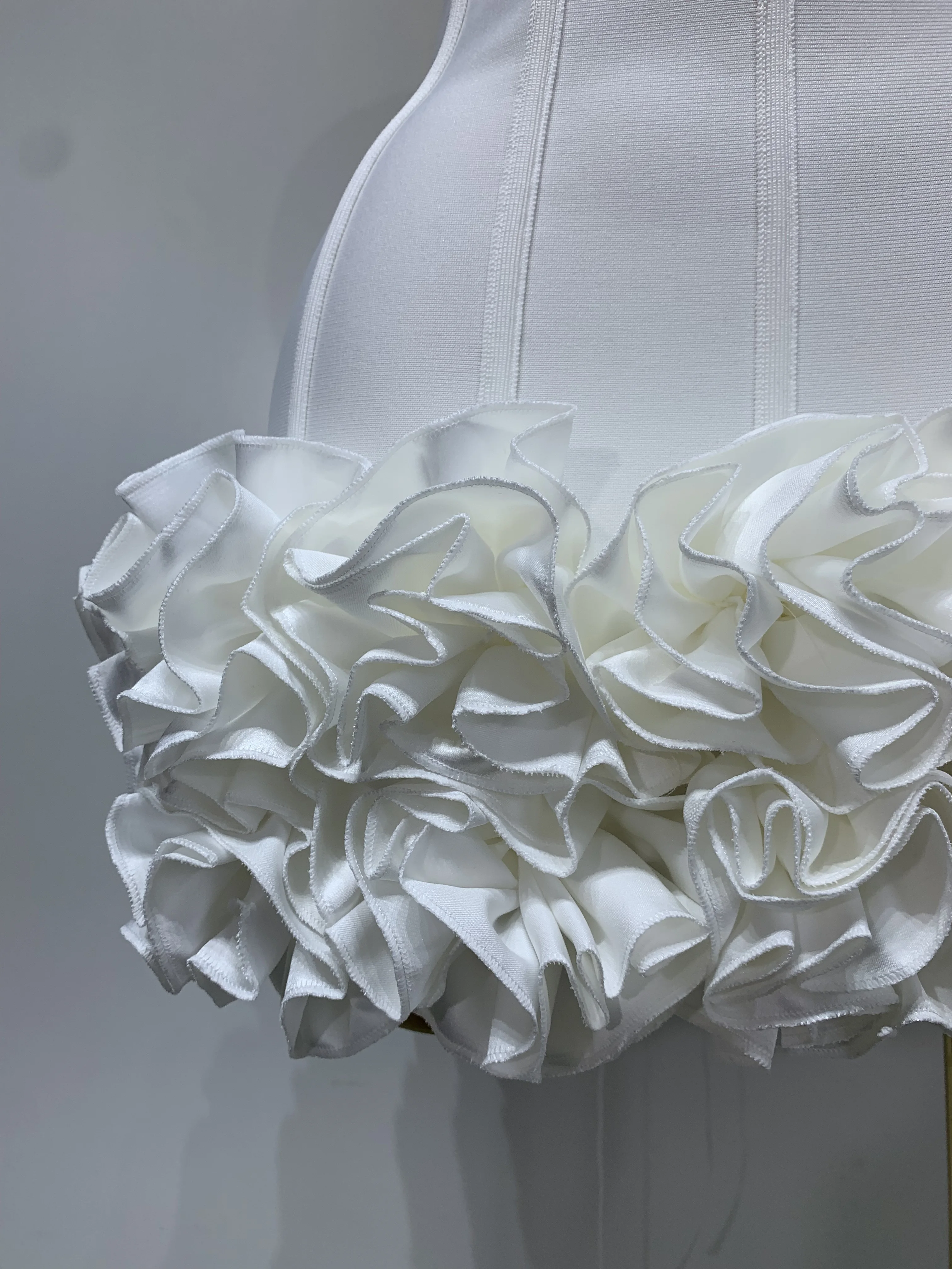 Women Sexy Strapless Backless Flower Embellished Mini Bandage Dress Bodycon Celebrity Party Cocktail Evening Party Club Dresses Women Sexy Strapless Backless Flower Embellished Mini Bandage Dress Bodycon Celebrity Party Cocktail Evening Party Club Dresses