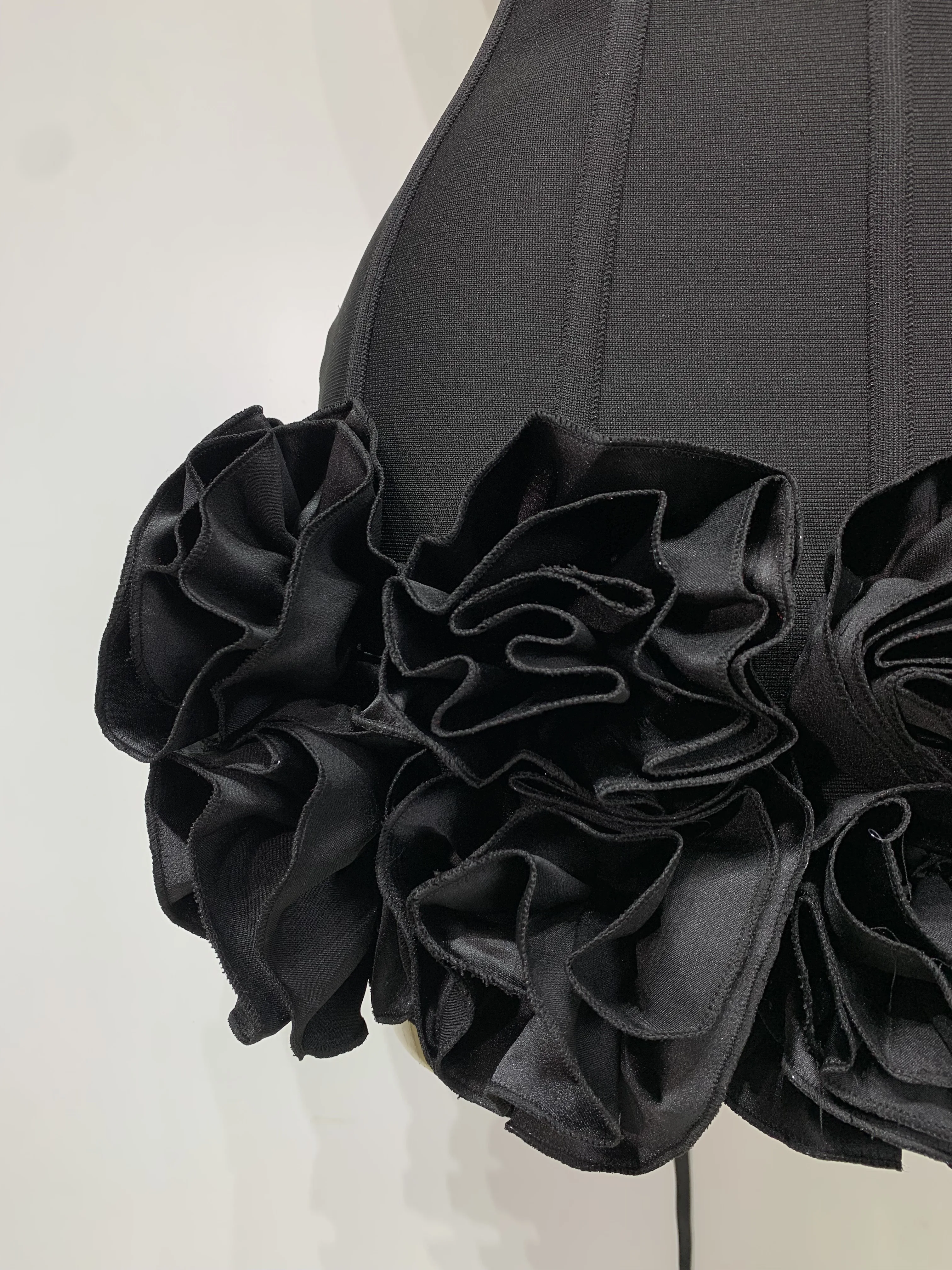 Women Sexy Strapless Backless Flower Embellished Mini Bandage Dress Bodycon Celebrity Party Cocktail Evening Party Club Dresses Women Sexy Strapless Backless Flower Embellished Mini Bandage Dress Bodycon Celebrity Party Cocktail Evening Party Club Dresses