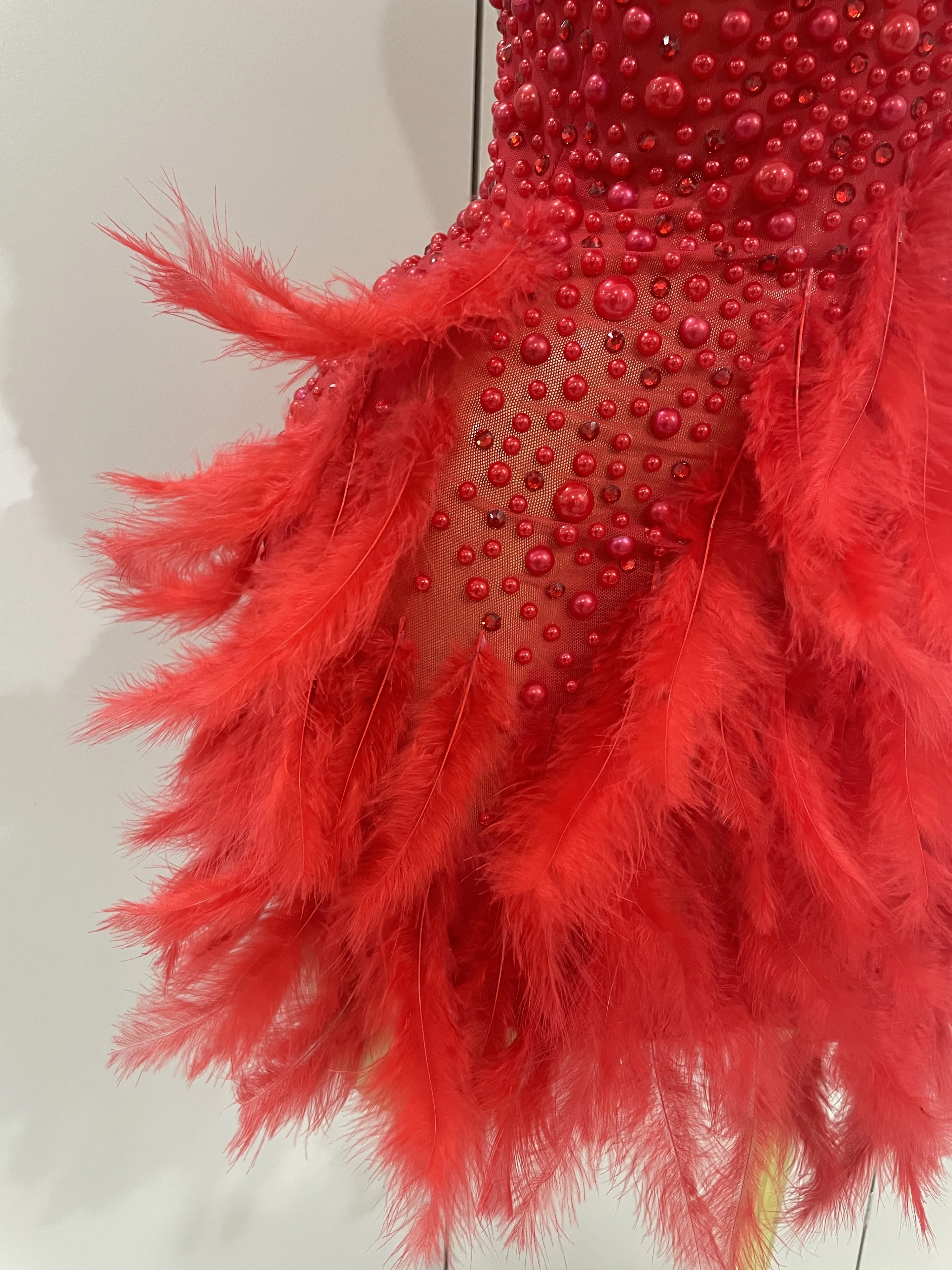 Women Luxury Black Rhinestones Pearls Feathers Halter Backless Short Dress Sexy Celebrate Birthday Dress Nightclub Stage Costume Women Luxury Black Rhinestones Pearls Feathers Halter Backless Short Dress Sexy Celebrate Birthday Dress Nightclub Stage Costume