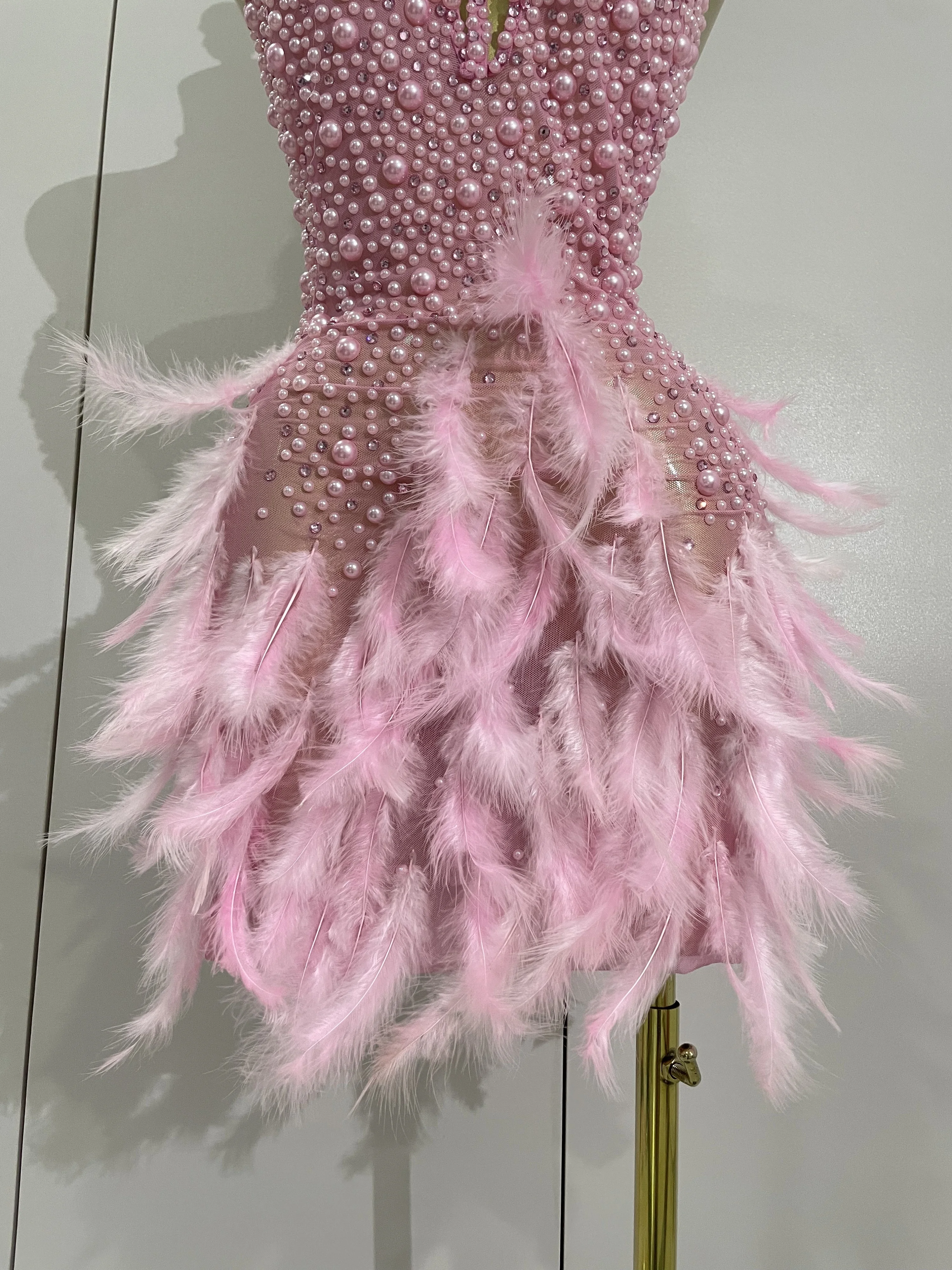 Women Luxury Black Rhinestones Pearls Feathers Halter Backless Short Dress Sexy Celebrate Birthday Dress Nightclub Stage Costume Women Luxury Black Rhinestones Pearls Feathers Halter Backless Short Dress Sexy Celebrate Birthday Dress Nightclub Stage Costume