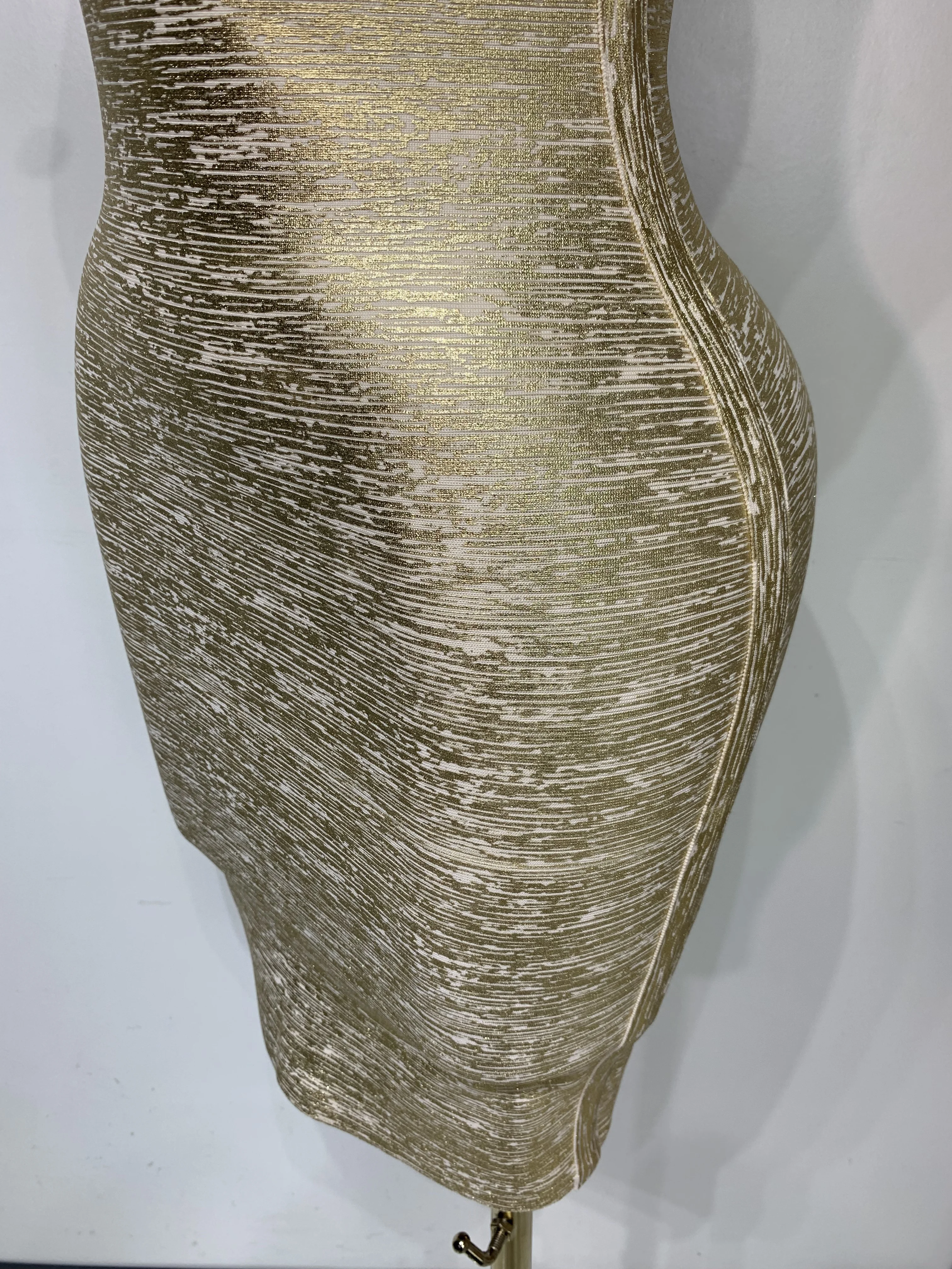 High Quality Celebrity Elegant Gold Bodycon Bandage Dress Women Sexy Nightclub Evening Party Luxury Birthday Dress Vestidos High Quality Celebrity Elegant Gold Bodycon Bandage Dress Women Sexy Nightclub Evening Party Luxury Birthday Dress Vestidos