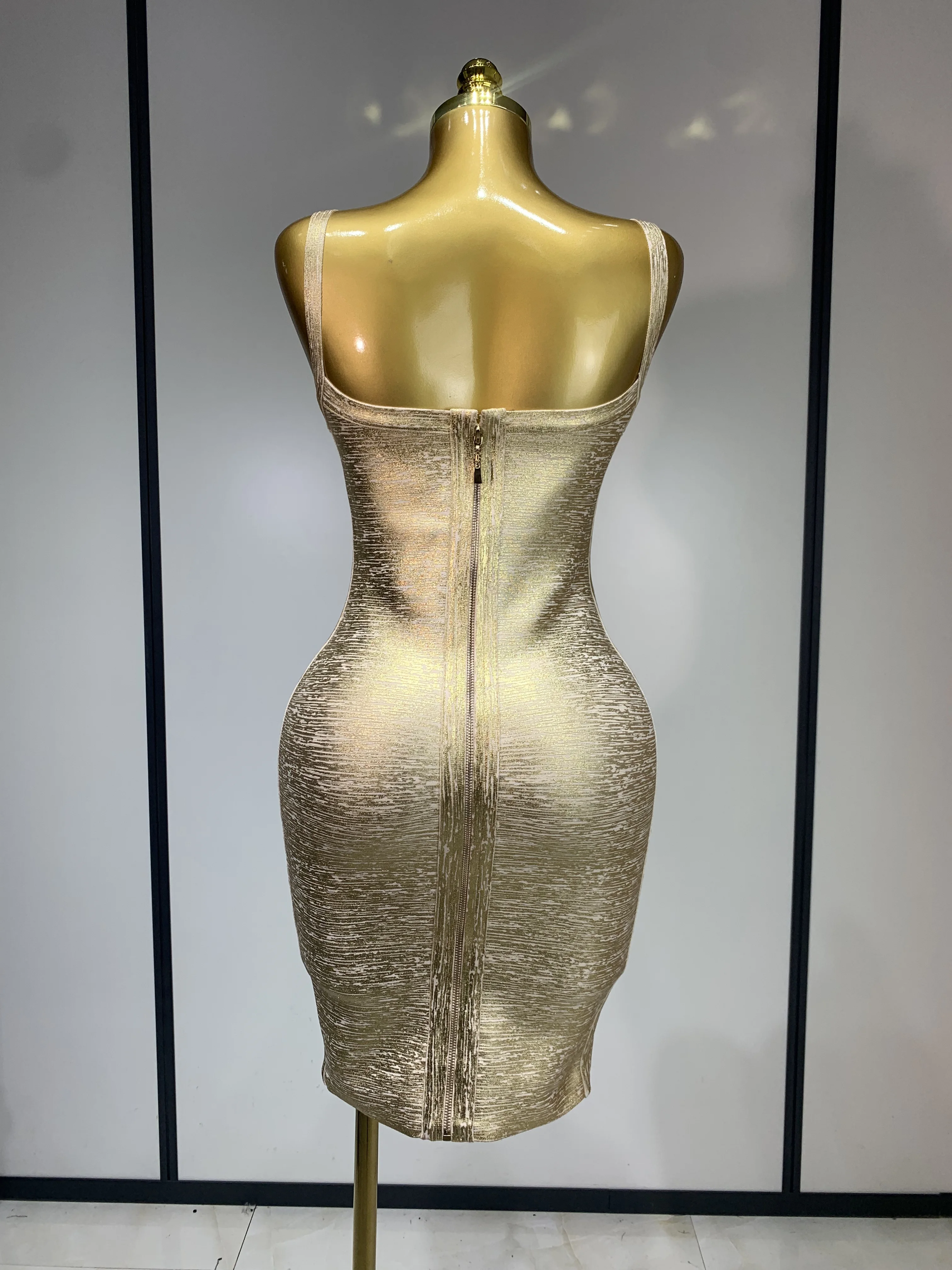 High Quality Celebrity Elegant Gold Bodycon Bandage Dress Women Sexy Nightclub Evening Party Luxury Birthday Dress Vestidos High Quality Celebrity Elegant Gold Bodycon Bandage Dress Women Sexy Nightclub Evening Party Luxury Birthday Dress Vestidos