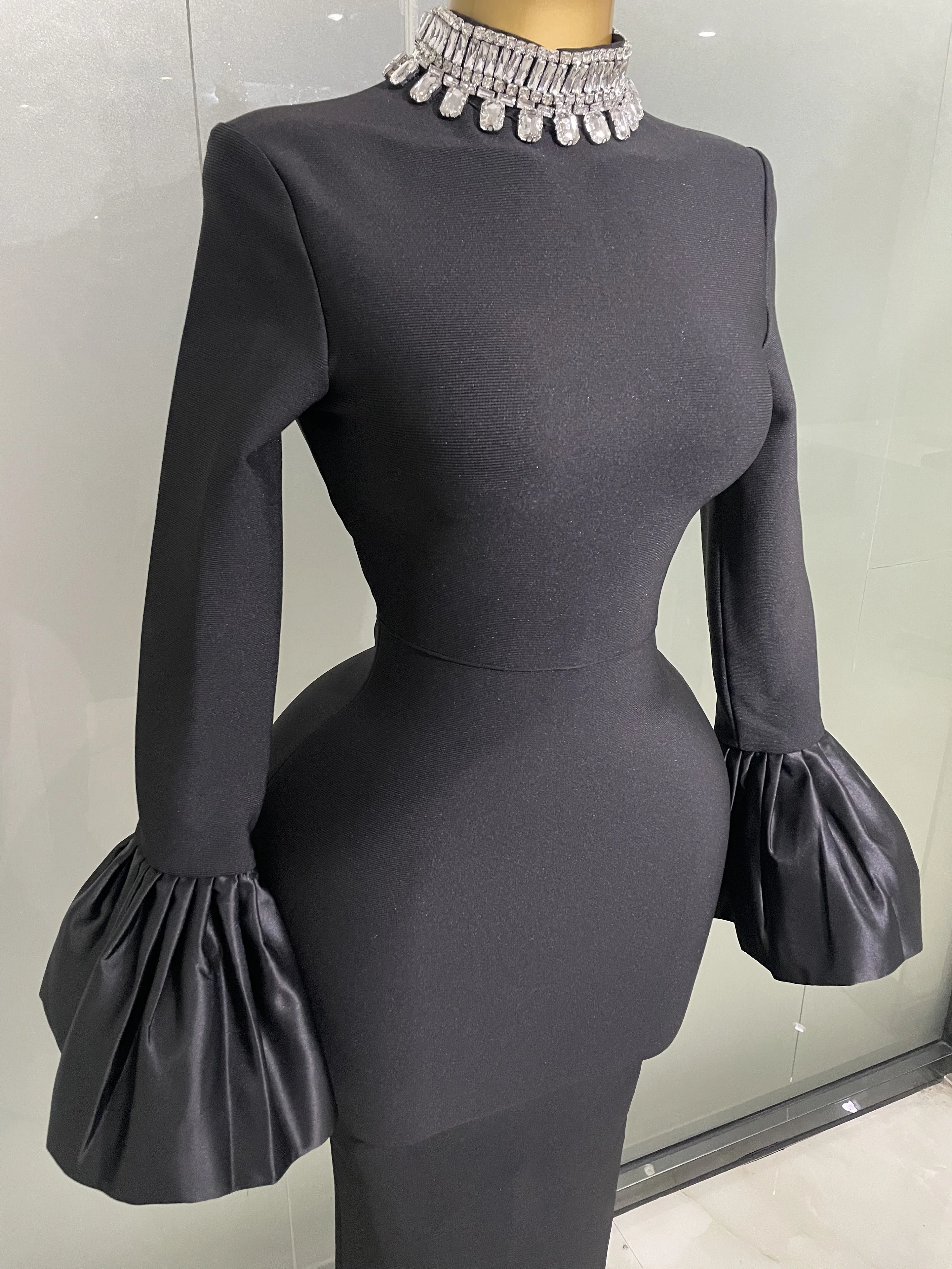 2025 Women Sexy Flare Sleeve Sparkly Crystal Black Bodycon Bandage Long Dress Elegant Evening Party Celebrate Red Carpet Dress