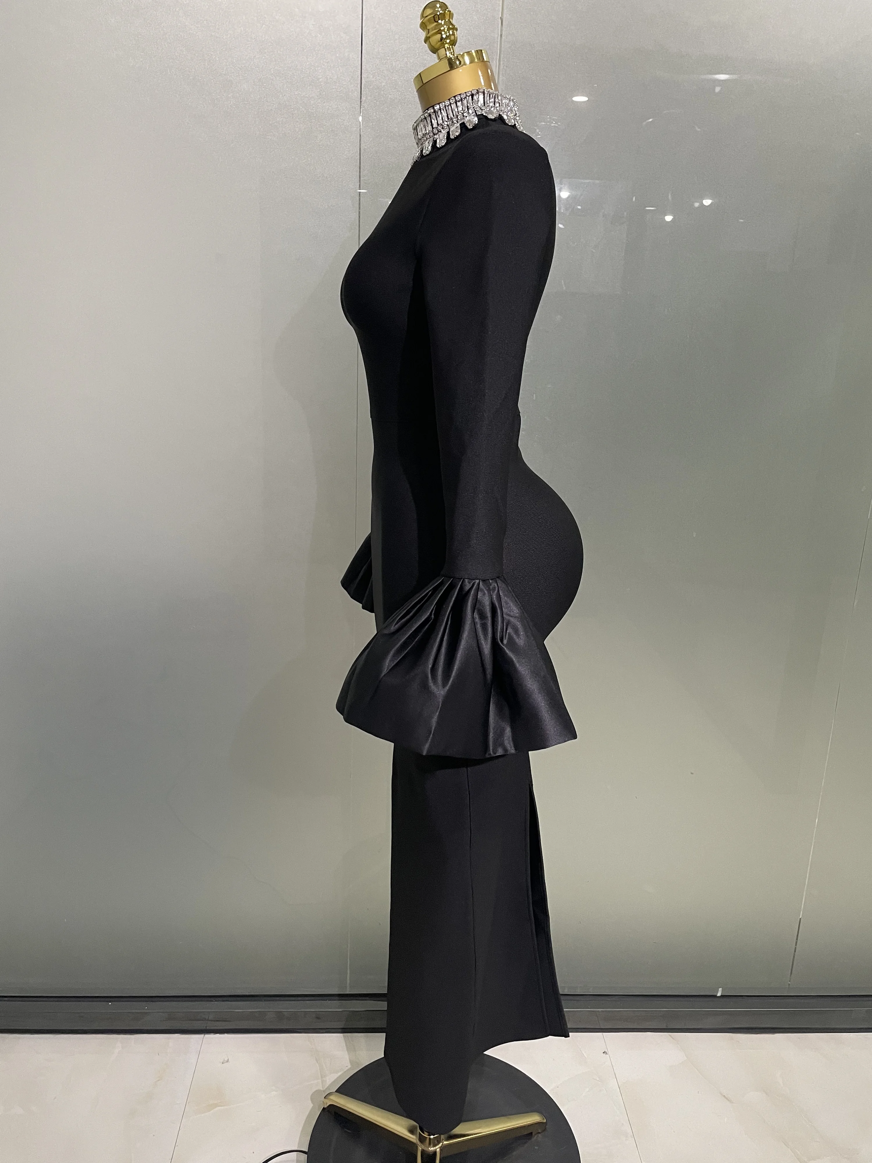 2025 Women Sexy Flare Sleeve Sparkly Crystal Black Bodycon Bandage Long Dress Elegant Evening Party Celebrate Red Carpet Dress